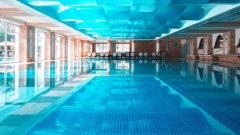 <b>酒店泳池水质改造，水处理系统是关键，轻松获得健康低氯水质</b>