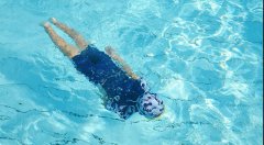 <b>如何选择游泳池水处理系统？健康低氯是关键！</b>